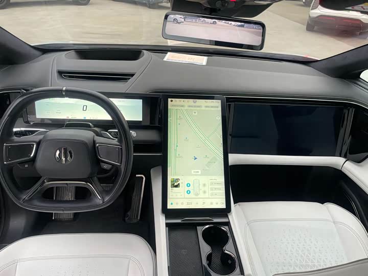 Фото 4 - HiPhi X