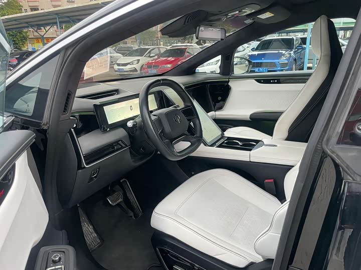 Фото 5 - HiPhi X