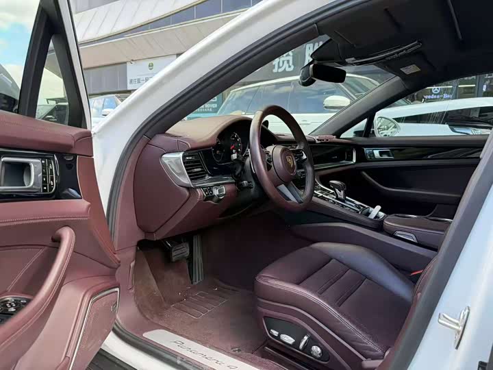 Фото 3 - Porsche Panamera