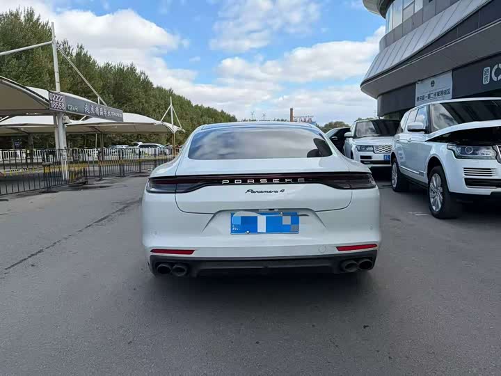 Фото 7 - Porsche Panamera