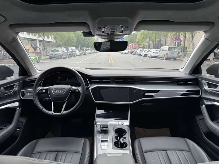 Фото 12 - Audi A6