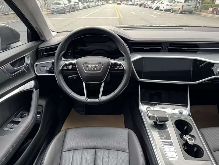 Фото 14 - Audi A6