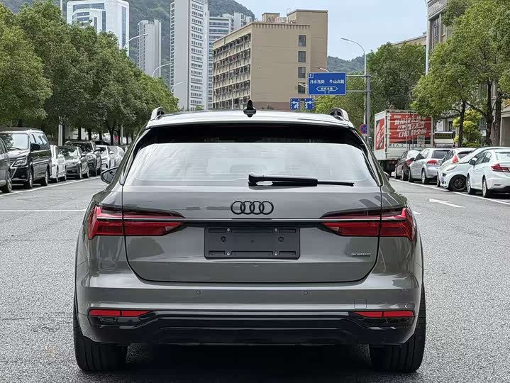 Фото 5 - Audi A6