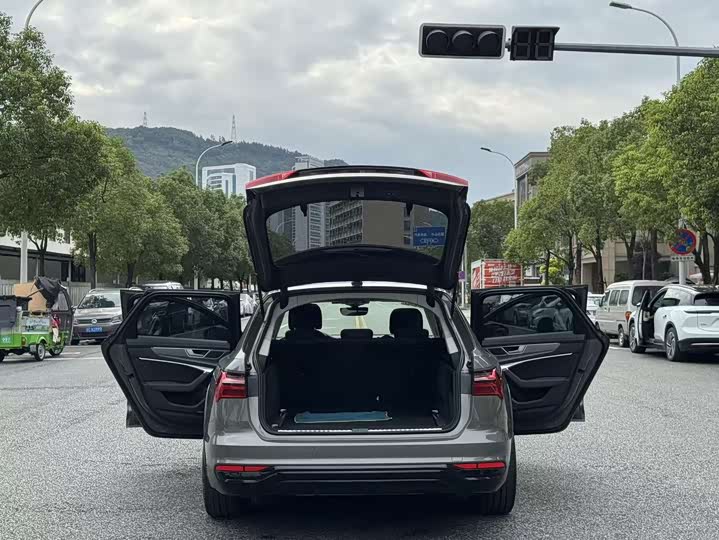 Фото 9 - Audi A6