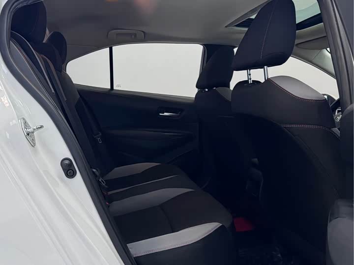 Фото 12 - Toyota Corolla