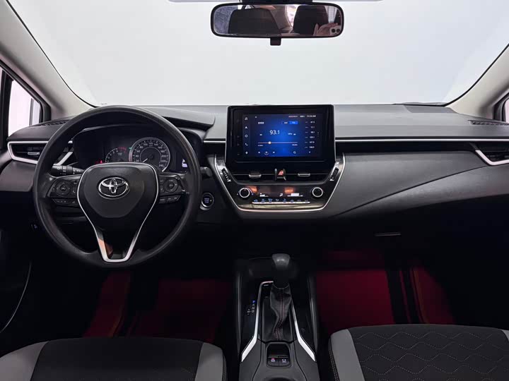 Фото 15 - Toyota Corolla