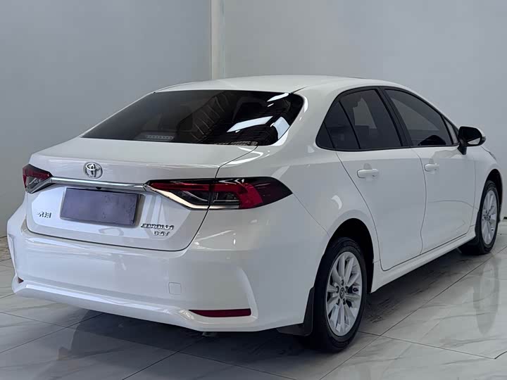 Фото 6 - Toyota Corolla