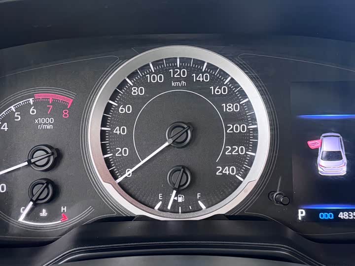 Фото 8 - Toyota Corolla