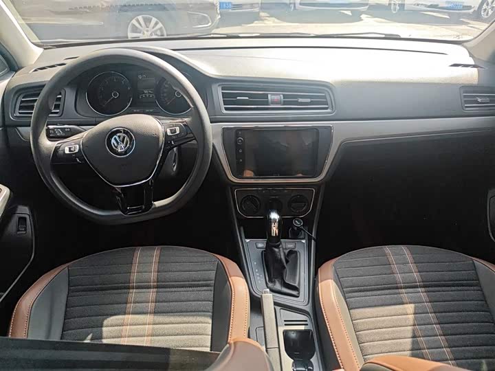 Фото 10 - Volkswagen Lavida