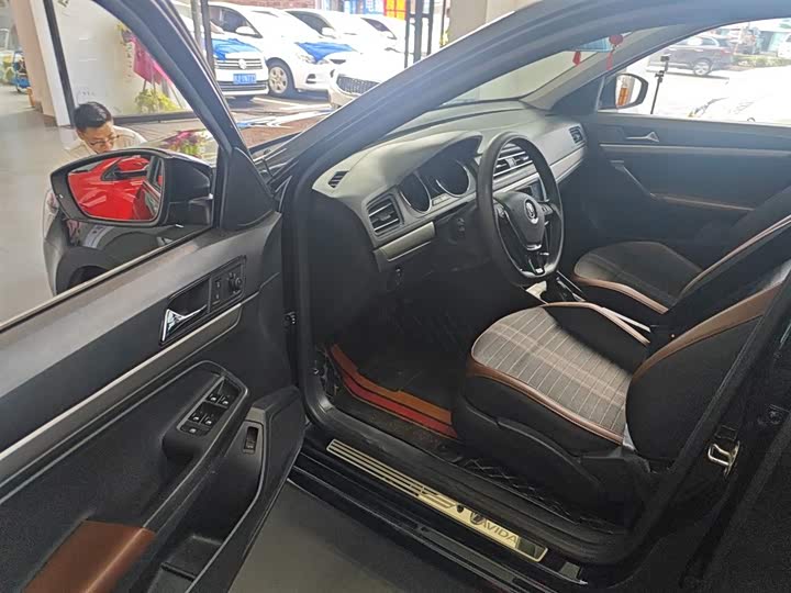 Фото 16 - Volkswagen Lavida