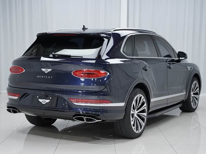 Фото 12 - Bentley Bentayga