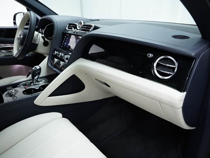 Фото 6 - Bentley Bentayga