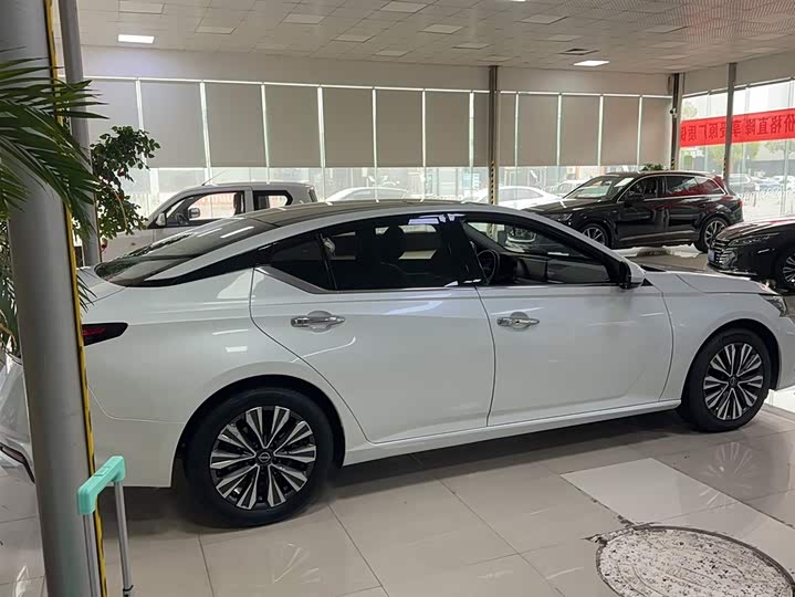 Фото 4 - Nissan Teana