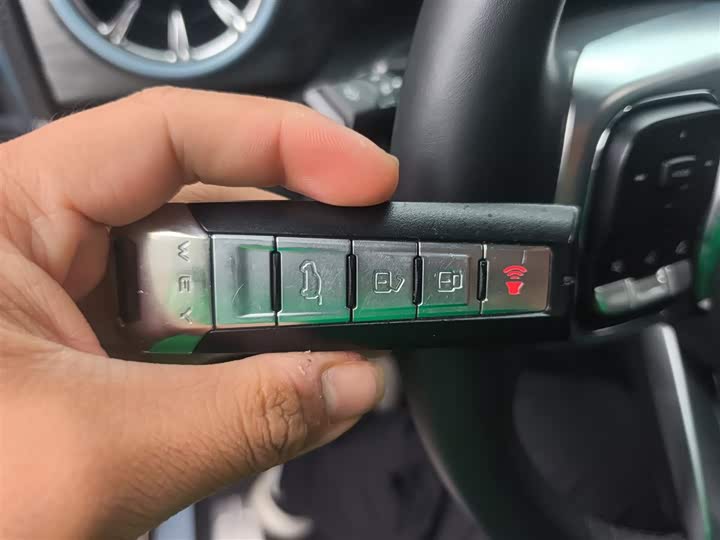 Фото 9 - Tank 300