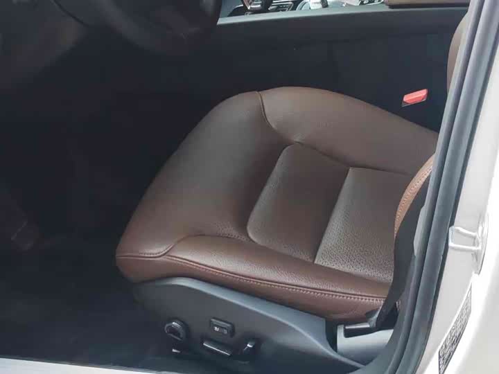 Фото 4 - Volvo S60