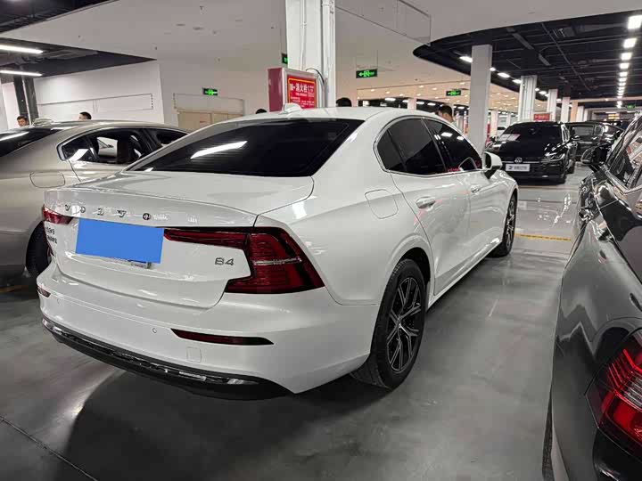 Фото 7 - Volvo S60