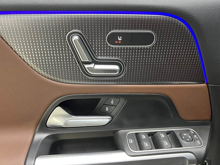 Фото 20 - Mercedes-Benz GLB-Class