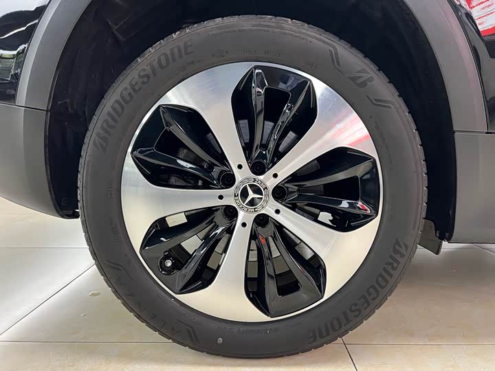 Фото 30 - Mercedes-Benz GLB-Class