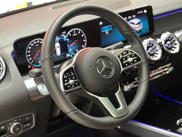 Фото 7 - Mercedes-Benz GLB-Class