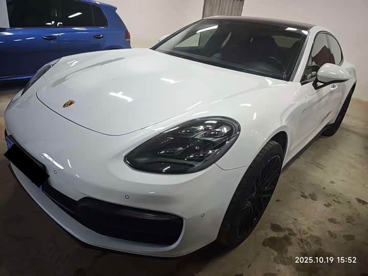 Фото 1 - Porsche Panamera