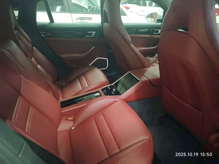 Фото 7 - Porsche Panamera