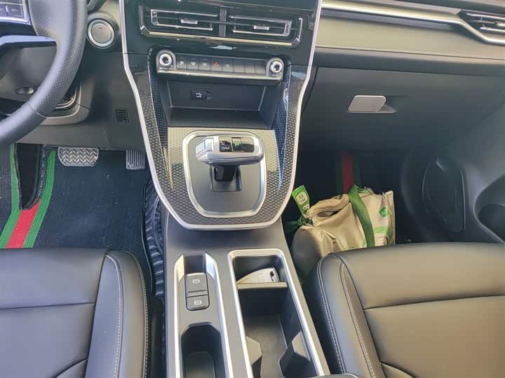 Фото 14 - Haval M6