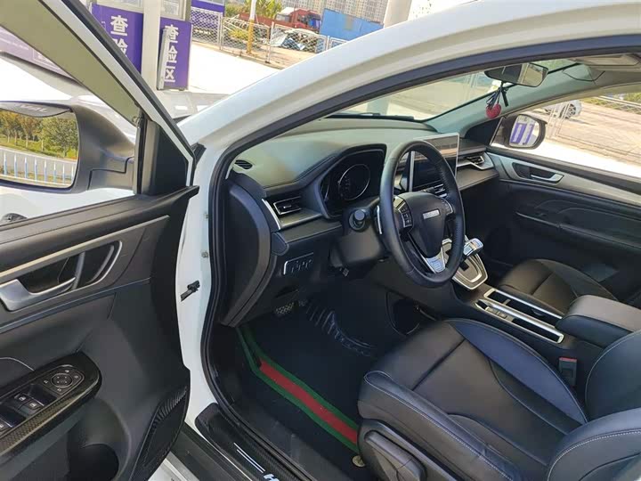 Фото 16 - Haval M6