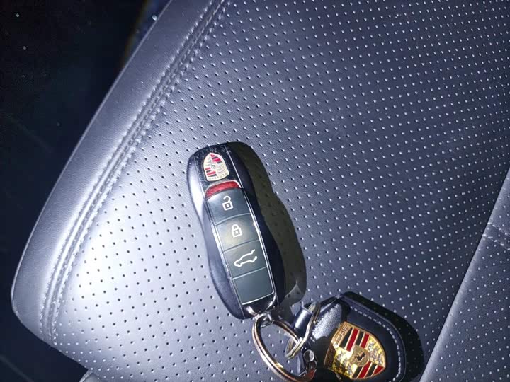 Фото 12 - Porsche Macan