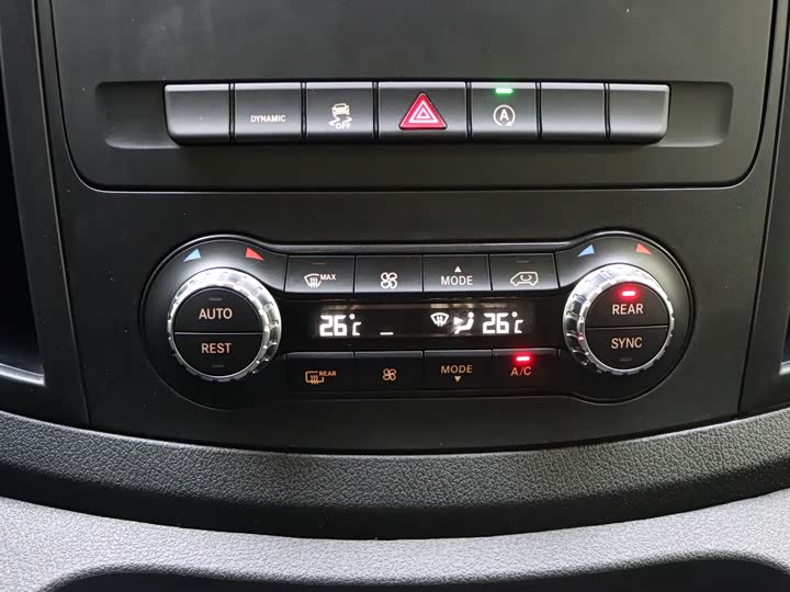 Фото 17 - Mercedes-Benz Vito