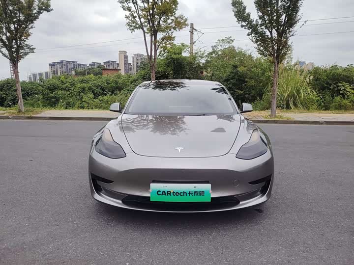 Фото 2 - Tesla Model 3