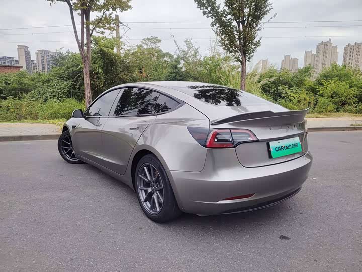 Фото 6 - Tesla Model 3