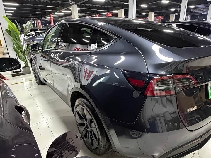 Фото 5 - Tesla Model Y