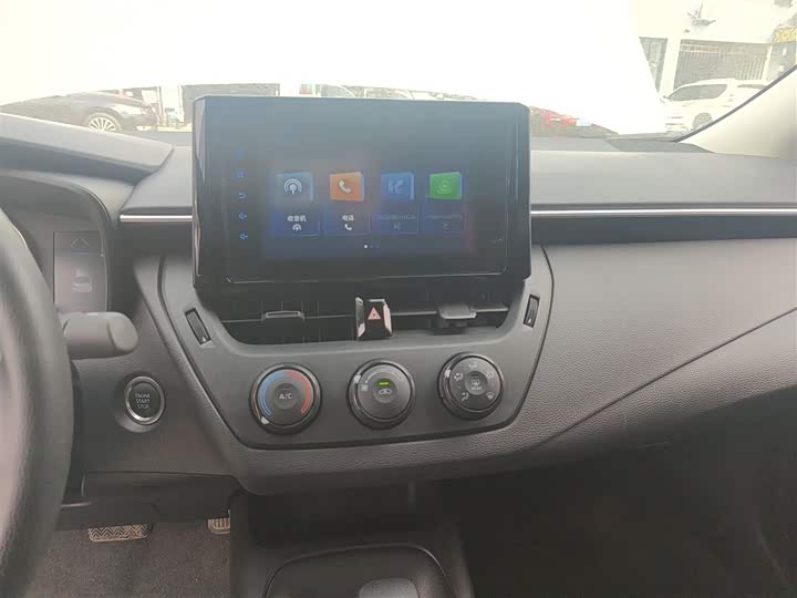 Фото 13 - Toyota Corolla