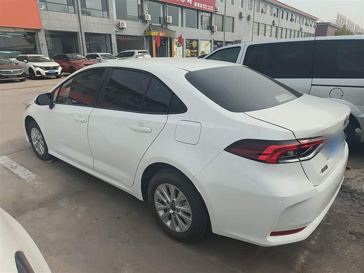 Фото 5 - Toyota Corolla