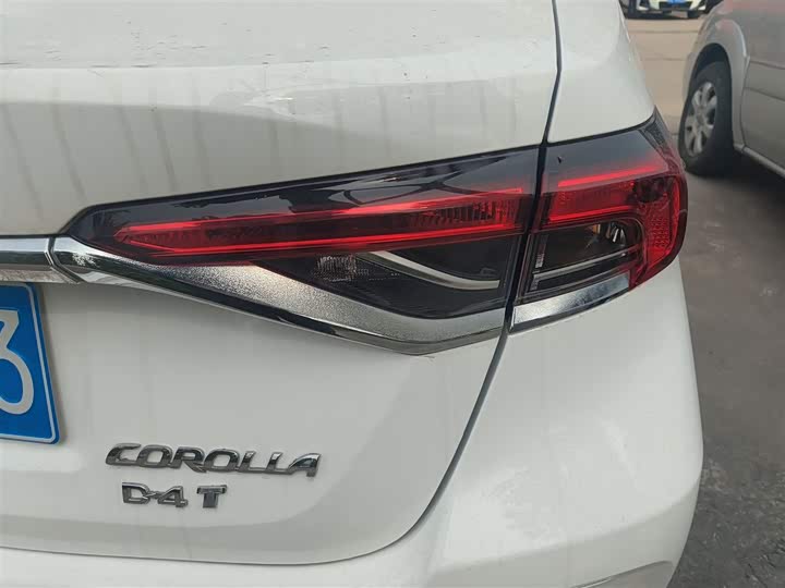 Фото 8 - Toyota Corolla