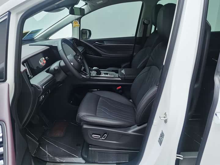 Фото 11 - GAC Trumpchi M8