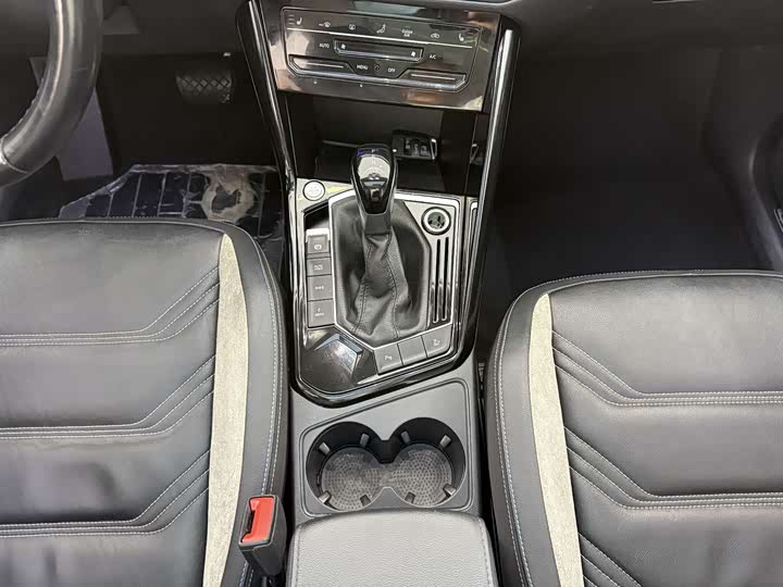 Фото 10 - Volkswagen Tayron GTE Hybrid