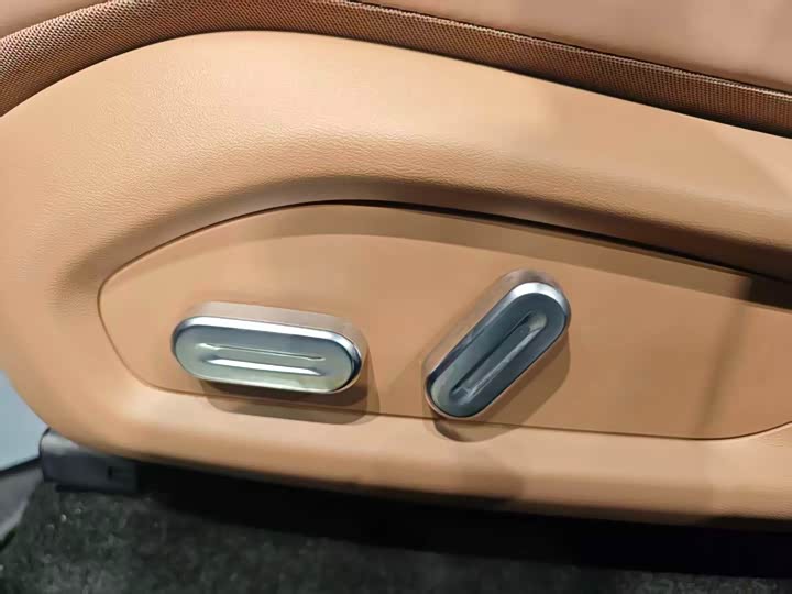 Фото 10 - Leapmotor C11