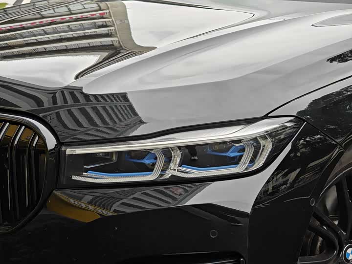 Фото 3 - BMW 7 Series