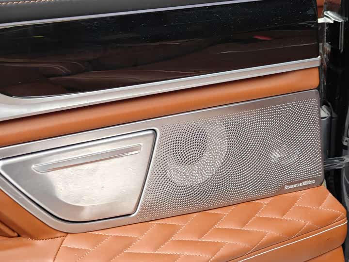 Фото 4 - BMW 7 Series