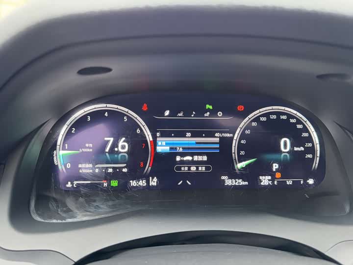 Фото 20 - Toyota Camry