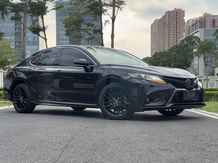 Фото 3 - Toyota Camry