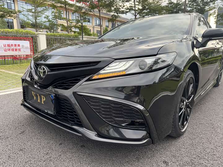 Фото 7 - Toyota Camry