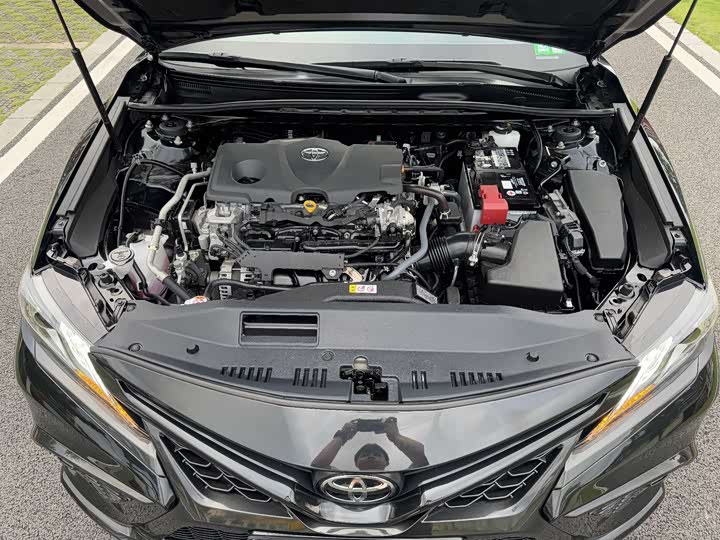 Фото 9 - Toyota Camry