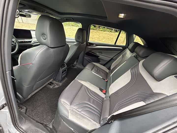 Фото 10 - Volkswagen ID.4 Crozz