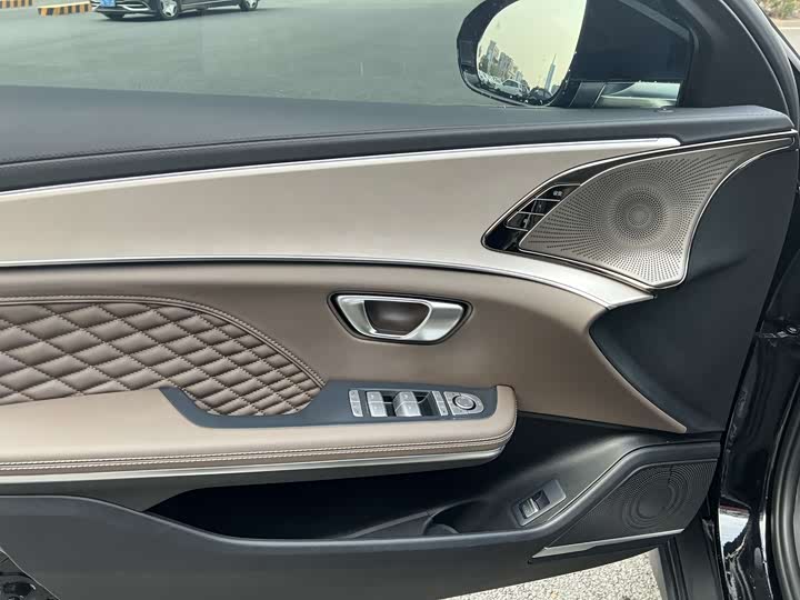 Фото 8 - BYD Han