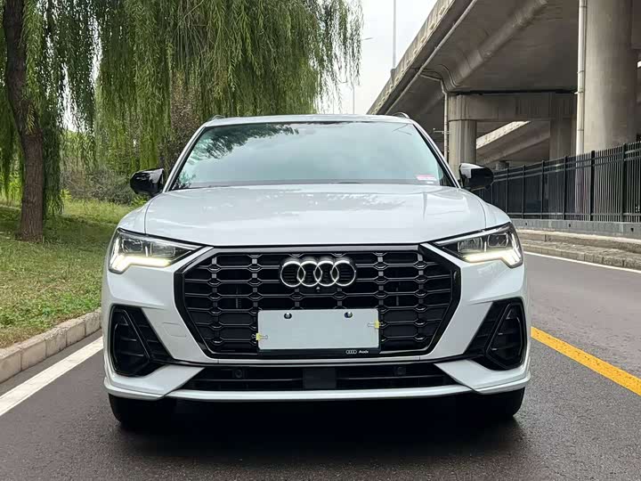 Фото 2 - Audi Q3
