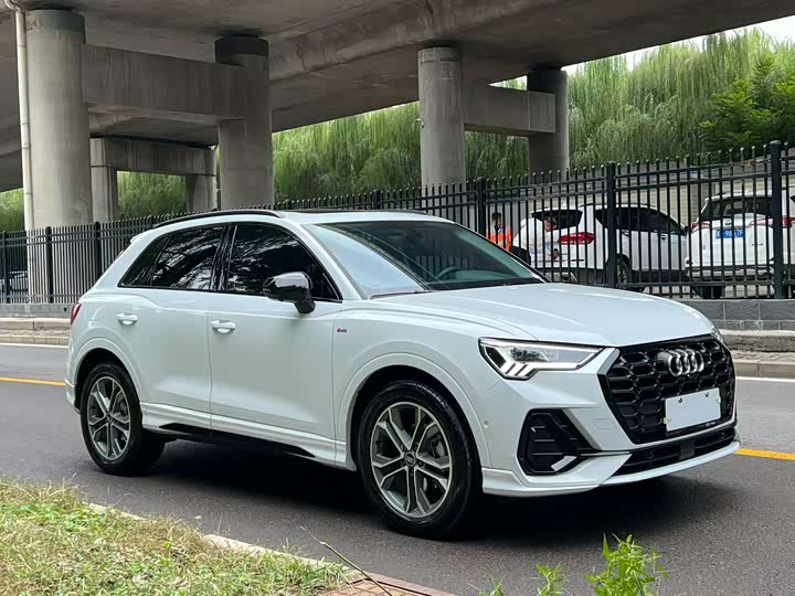 Фото 3 - Audi Q3
