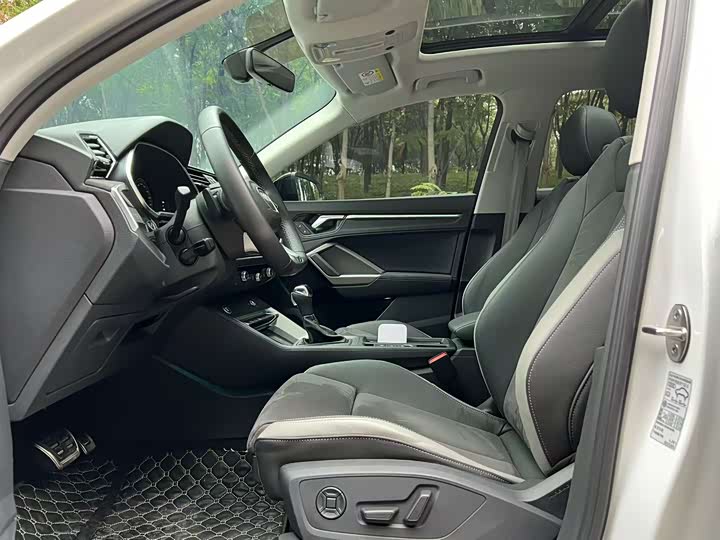 Фото 4 - Audi Q3