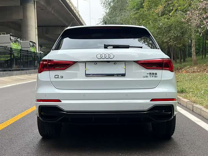 Фото 8 - Audi Q3